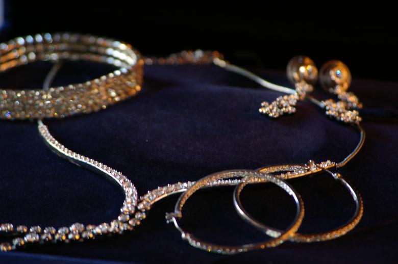 YouTube How To Wear Moiraine Damodred Inspired Ear Cuff Jewelry: A Guide to Fantasy-Inspired Elegance